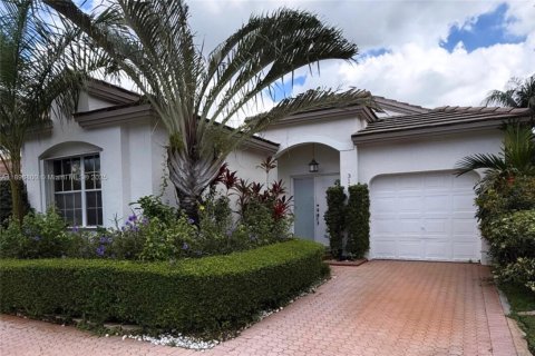 Villa ou maison à vendre à Doral, Floride: 3 chambres, 153.1 m2 № 1949700 - photo 1