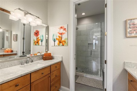 Touwnhouse à vendre à Tampa, Floride: 3 chambres, 162.11 m2 № 2408742 - photo 4