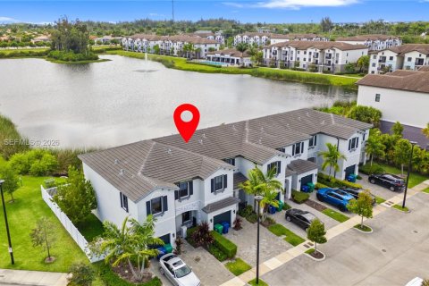 Touwnhouse à Miami Gardens, Floride 3 chambres, 148.18 m2 № 2170946