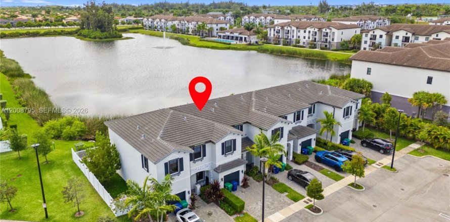 Touwnhouse à Miami Gardens, Floride 3 chambres, 148.18 m2 № 2170946