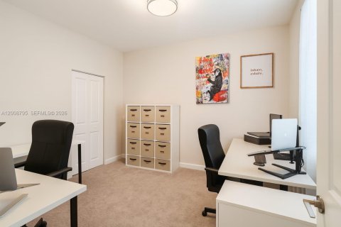 Touwnhouse à vendre à Miami Gardens, Floride: 3 chambres, 148.18 m2 № 2170946 - photo 30