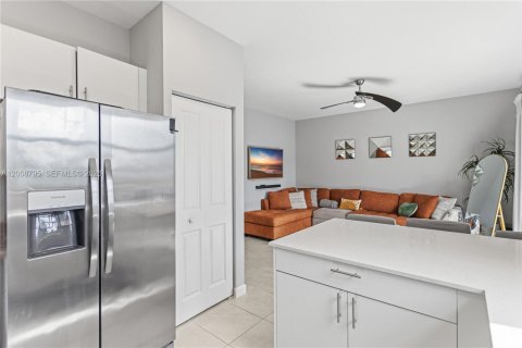 Touwnhouse à vendre à Miami Gardens, Floride: 3 chambres, 148.18 m2 № 2170946 - photo 26