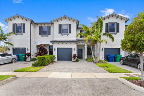 Touwnhouse à vendre à Miami Gardens, Floride: 3 chambres, 148.18 m2 № 2170946 - photo 5