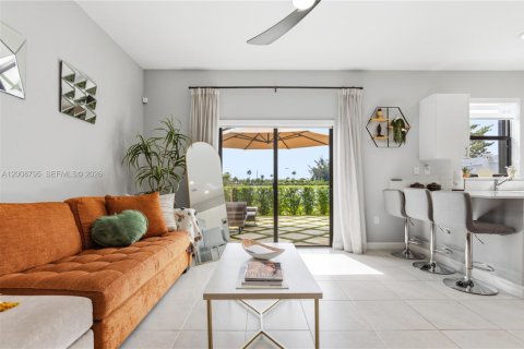 Touwnhouse à vendre à Miami Gardens, Floride: 3 chambres, 148.18 m2 № 2170946 - photo 17