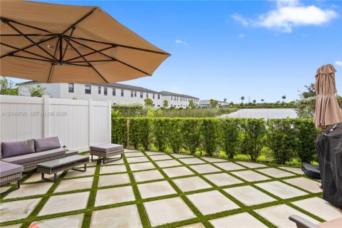 Touwnhouse à vendre à Miami Gardens, Floride: 3 chambres, 148.18 m2 № 2170946 - photo 2