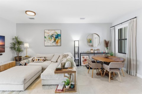 Touwnhouse à vendre à Miami Gardens, Floride: 3 chambres, 148.18 m2 № 2170946 - photo 9