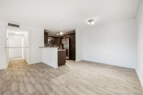 Condominio en venta en Miami, Florida, 3 dormitorios, 115.2 m2 № 1881823 - foto 4