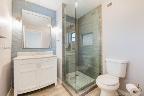 Condominio en venta en Miami, Florida, 3 dormitorios, 115.2 m2 № 1881823 - foto 13