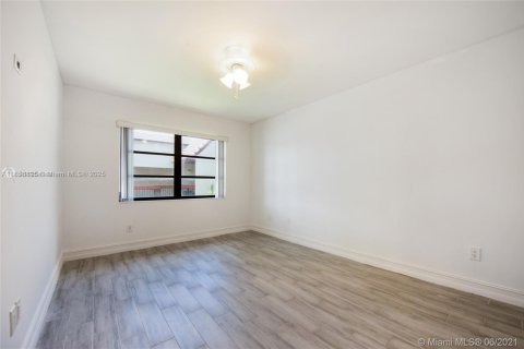 Condominio en venta en Miami, Florida, 3 dormitorios, 115.2 m2 № 1881823 - foto 9