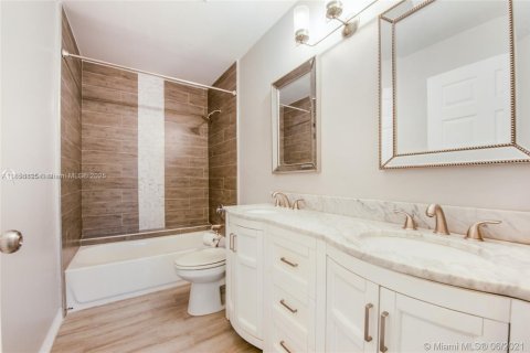 Condominio en venta en Miami, Florida, 3 dormitorios, 115.2 m2 № 1881823 - foto 12