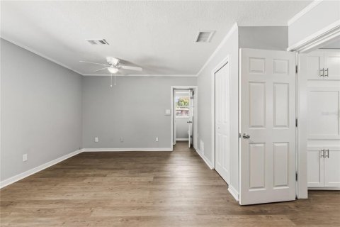 House in Winter Haven, Florida 3 bedrooms, 175.77 sq.m. № 2237247 - photo 18