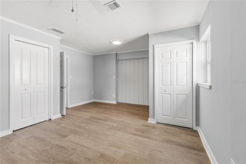 House in Winter Haven, Florida 3 bedrooms, 175.77 sq.m. № 2237247 - photo 19