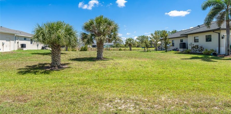 Land in Port Charlotte, Florida № 1745382