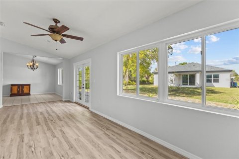 Villa ou maison à vendre à North Port, Floride: 3 chambres, 181.72 m2 № 2341976 - photo 16