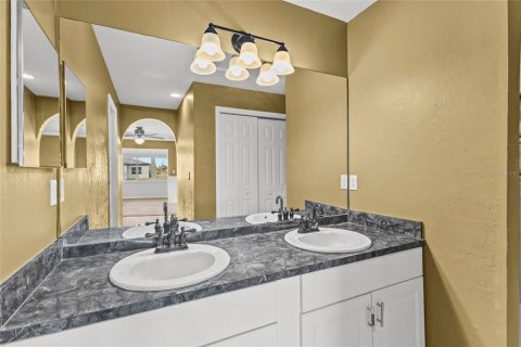 Villa ou maison à vendre à North Port, Floride: 3 chambres, 181.72 m2 № 2341976 - photo 21