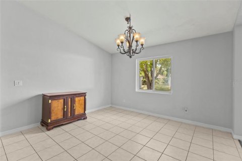 Villa ou maison à vendre à North Port, Floride: 3 chambres, 181.72 m2 № 2341976 - photo 15