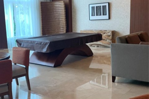 Condo in Hallandale Beach, Florida, 2 bedrooms  № 1942263 - photo 10