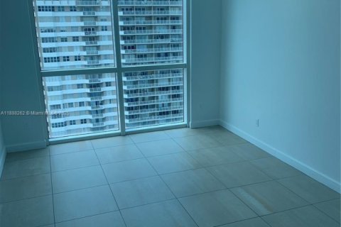Condo in Hallandale Beach, Florida, 2 bedrooms  № 1942263 - photo 27