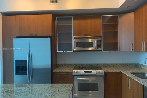 Condo in Hallandale Beach, Florida, 2 bedrooms  № 1942263 - photo 30