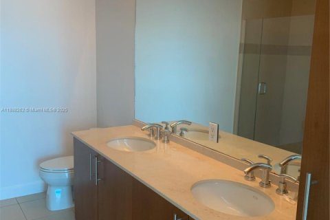 Condo in Hallandale Beach, Florida, 2 bedrooms  № 1942263 - photo 26