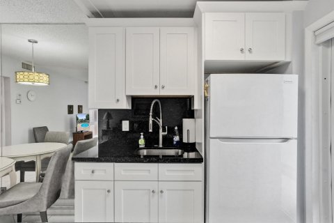 Copropriété à louer à Lauderdale-by-the-Sea, Floride: 1 chambre, 51.65 m2 № 2173647 - photo 9