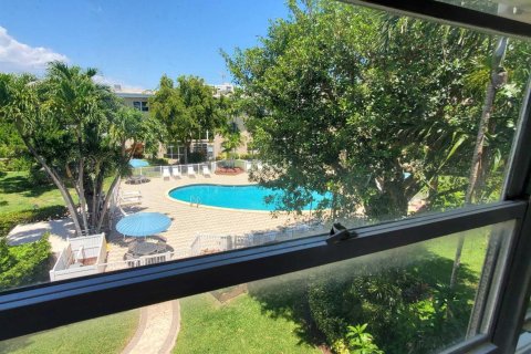 Copropriété à louer à Lauderdale-by-the-Sea, Floride: 1 chambre, 51.65 m2 № 2173647 - photo 25