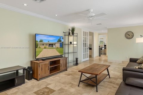 Villa ou maison à louer à Coral Gables, Floride: 3 chambres, 146.88 m2 № 1946649 - photo 2