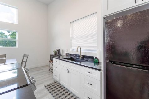 House in Orlando, Florida 1 bedroom, 67.63 sq.m. № 2142716 - photo 7