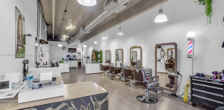 Immobilier commercial à Miami, Floride № 2060211