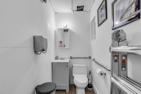 Immobilier commercial à vendre à Miami, Floride № 2060211 - photo 16