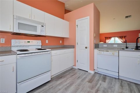 Casa en venta en Fort Myers, Florida, 3 dormitorios, 132.11 m2 № 1943482 - foto 12