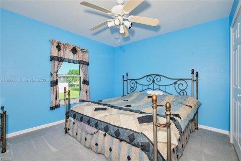 Casa en venta en Fort Myers, Florida, 3 dormitorios, 132.11 m2 № 1943482 - foto 9