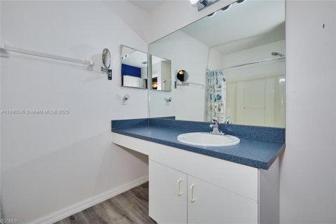 Casa en venta en Fort Myers, Florida, 3 dormitorios, 132.11 m2 № 1943482 - foto 30