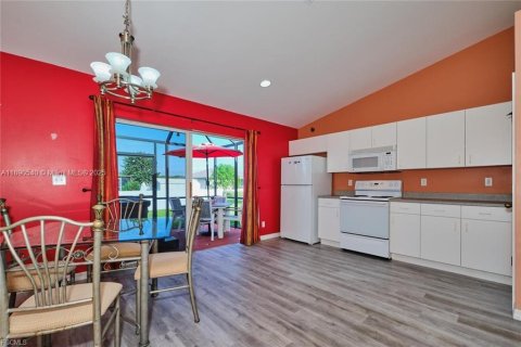 Casa en venta en Fort Myers, Florida, 3 dormitorios, 132.11 m2 № 1943482 - foto 10