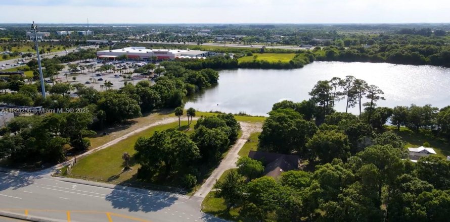 Villa ou maison à St. Lucie, Floride 3 chambres, 101.45 m2 № 1977290