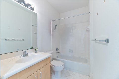 Купить таунхаус в Уэстон, Флорида 3 спальни, 144.93м2, № 2262709 - фото 27