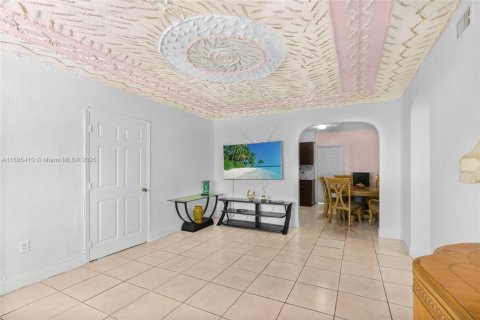 Купить виллу или дом в Норт-Майами, Флорида 2 спальни, 105.72м2, № 1947640 - фото 6