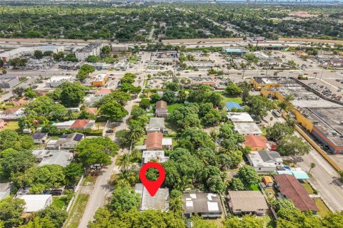 Купить виллу или дом в Норт-Майами, Флорида 2 спальни, 105.72м2, № 1947640 - фото 24