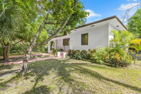 Купить виллу или дом в Норт-Майами, Флорида 2 спальни, 105.72м2, № 1947640 - фото 3