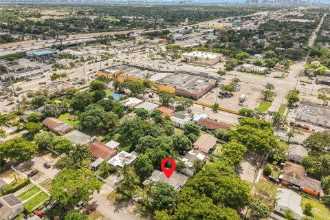 Купить виллу или дом в Норт-Майами, Флорида 2 спальни, 105.72м2, № 1947640 - фото 25