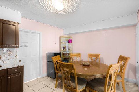 Купить виллу или дом в Норт-Майами, Флорида 2 спальни, 105.72м2, № 1947640 - фото 11