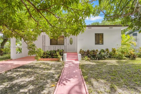 Купить виллу или дом в Норт-Майами, Флорида 2 спальни, 105.72м2, № 1947640 - фото 2