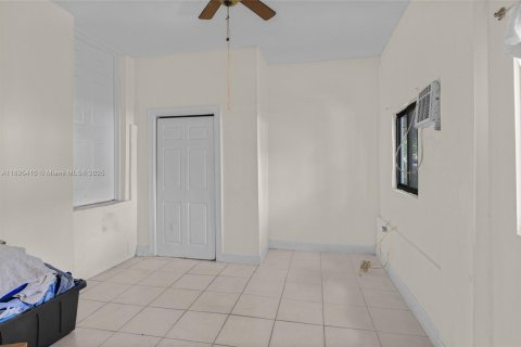 Купить виллу или дом в Норт-Майами, Флорида 2 спальни, 105.72м2, № 1947640 - фото 17