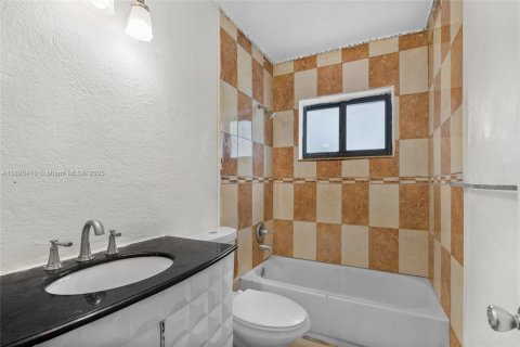 Купить виллу или дом в Норт-Майами, Флорида 2 спальни, 105.72м2, № 1947640 - фото 13