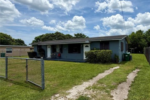 Villa ou maison à louer à Miami, Floride: 2 chambres, 125.42 m2 № 2265331 - photo 6