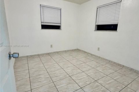 Villa ou maison à louer à Miami, Floride: 2 chambres, 125.42 m2 № 2265331 - photo 5