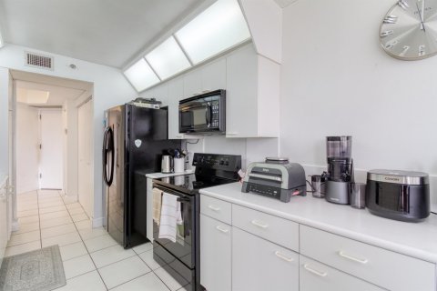 Купить кондоминиум в Майами, Флорида 1 комната, 124.49м2, № 2088164 - фото 16