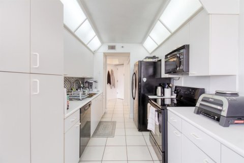 Купить кондоминиум в Майами, Флорида 1 комната, 124.49м2, № 2088164 - фото 14