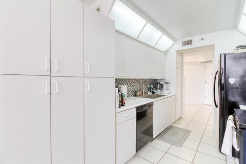 Купить кондоминиум в Майами, Флорида 1 комната, 124.49м2, № 2088164 - фото 15