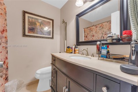 House in Lauderhill, Florida 4 bedrooms, 151.99 sq.m. № 2040676 - photo 26